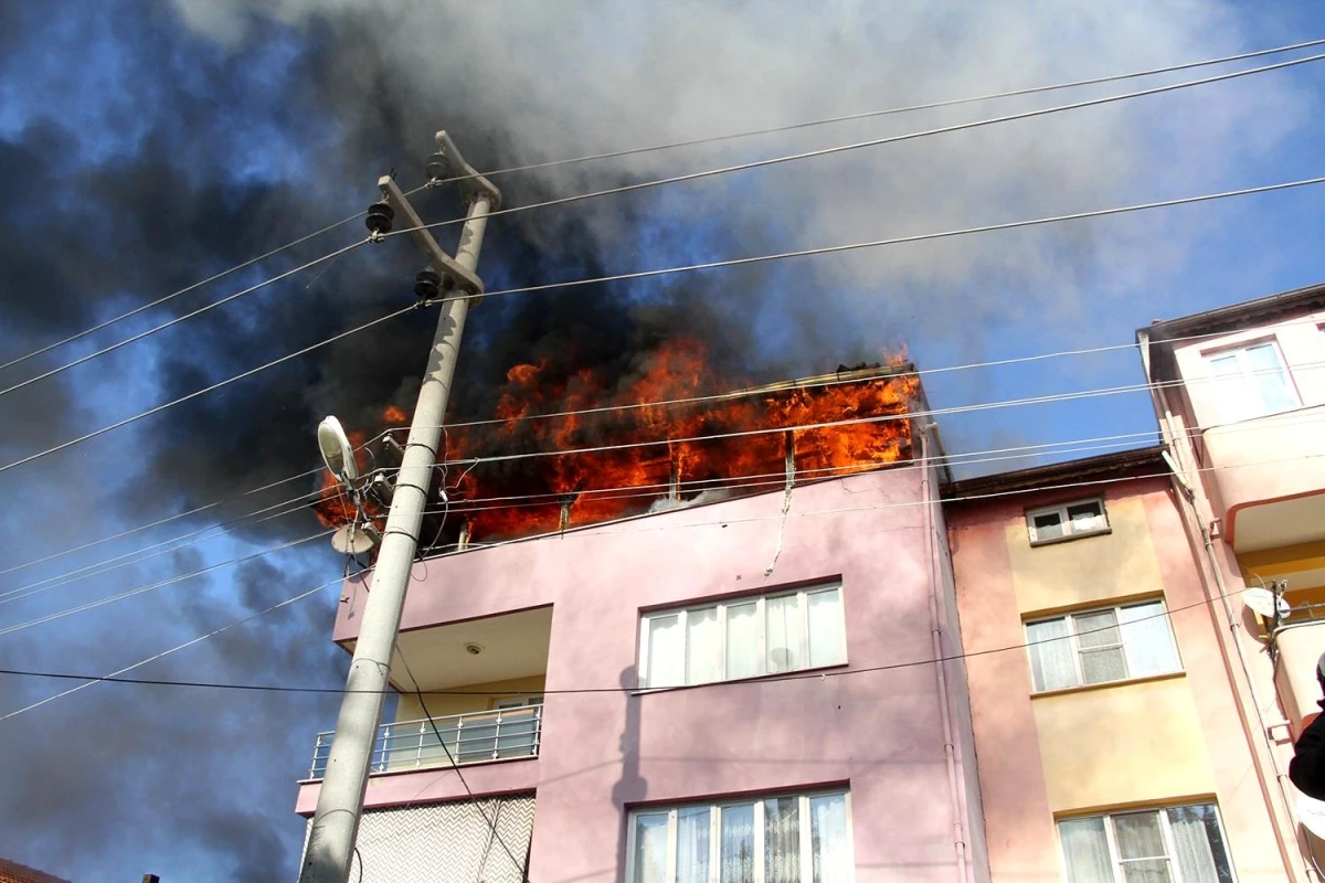 Manisa\'da görev yapan uzman çavuş, ev yangınında hayatını kaybetti