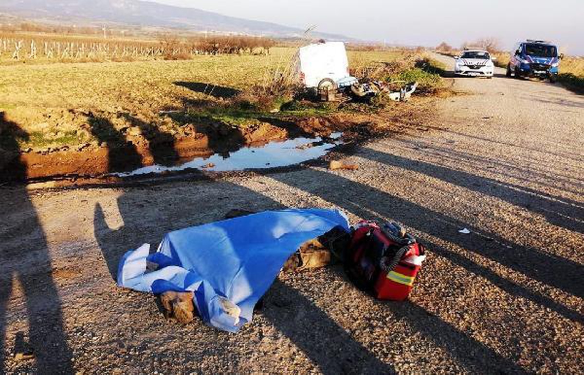 Minibüsün çarptığı sepetli motosikletin sürücüsü öldü