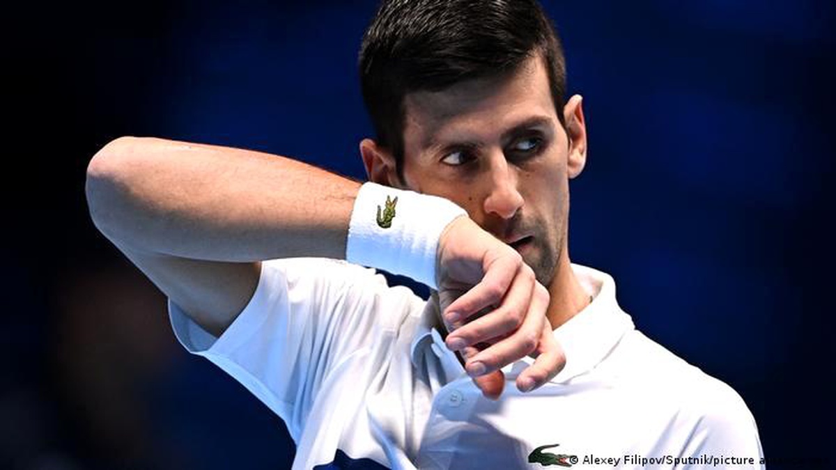 Tenisçi Djokovic Avustralya\'da yine gözaltı merkezine götürüldü