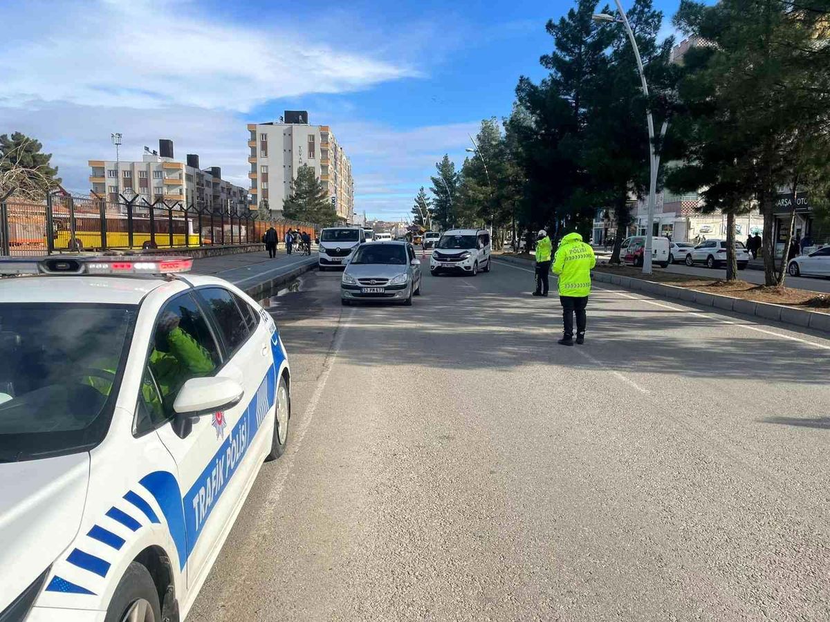 Trafik ekipleri denetim yaptı