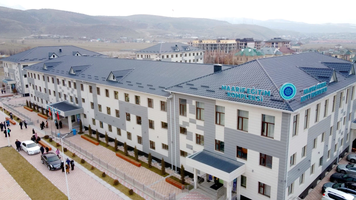 TÜRKPA Genel Sekreteri Er, Kırgızistan\'daki Maarif Eğitim Kompleksi\'ni ziyaret etti