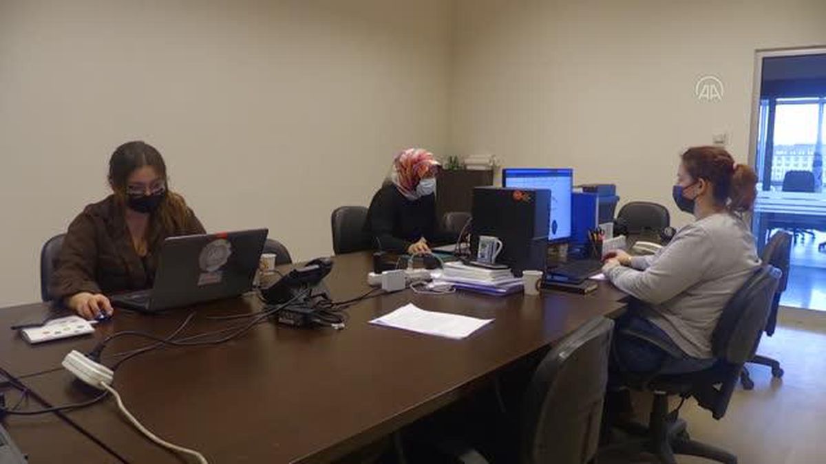 AFYONKARAHİSAR - Öğrencilere burs için kurulan e-ticaret sitesi 1,5 milyon lira ciro yaptı