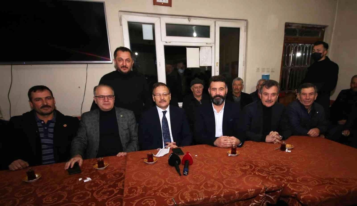 Çavuşoğlu\'ndan köylülere sürpriz ziyaret
