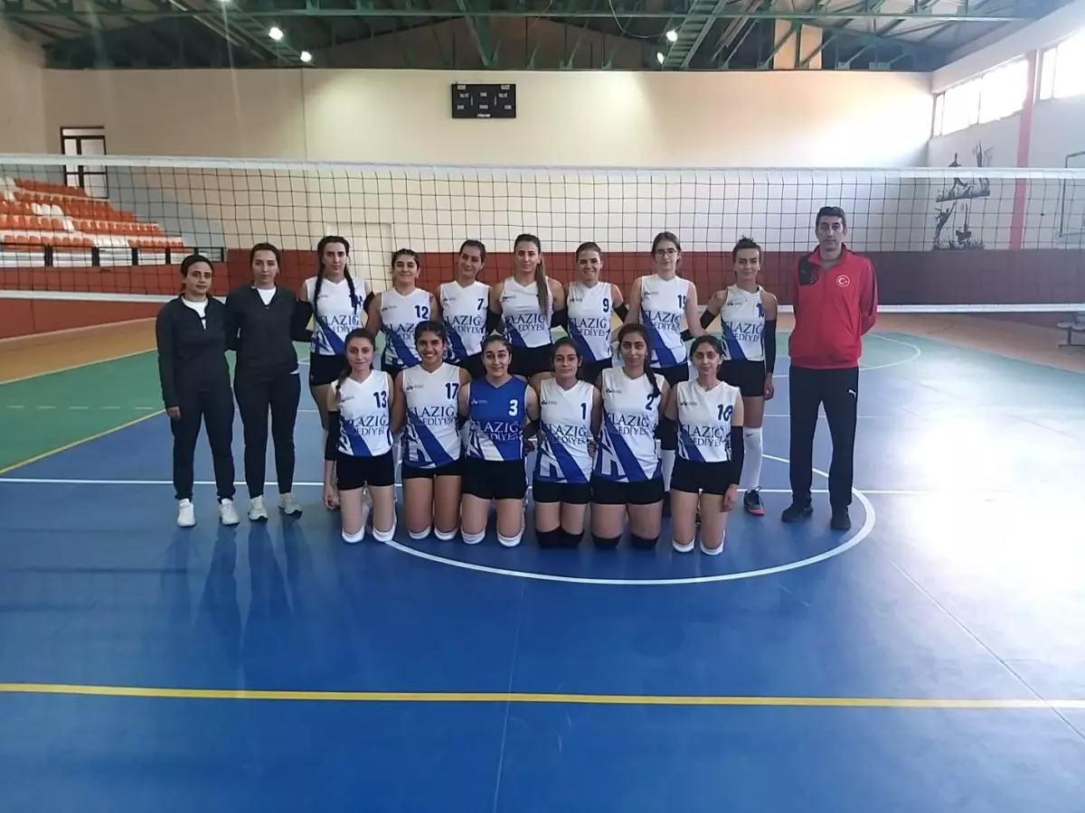 Elazığ Belediyesi Voleybol, Yeni Mardin\'i 3-0 mağlup etti