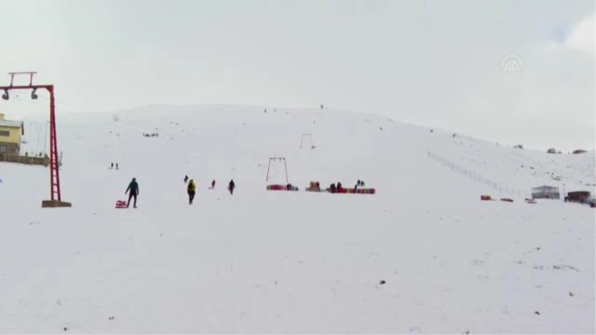 (DRONE) Elmadağ Kayak Merkezi\'nde kar keyfi