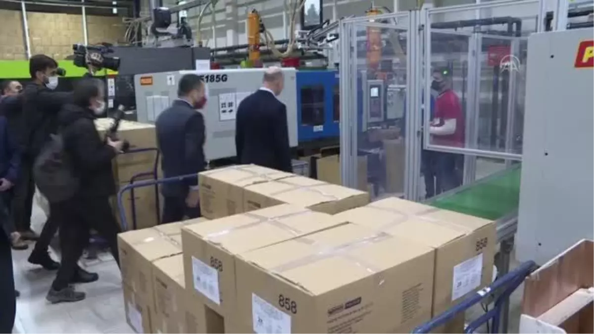 İçişleri Bakanı Soylu, oyuncak fabrikasını ziyaret etti