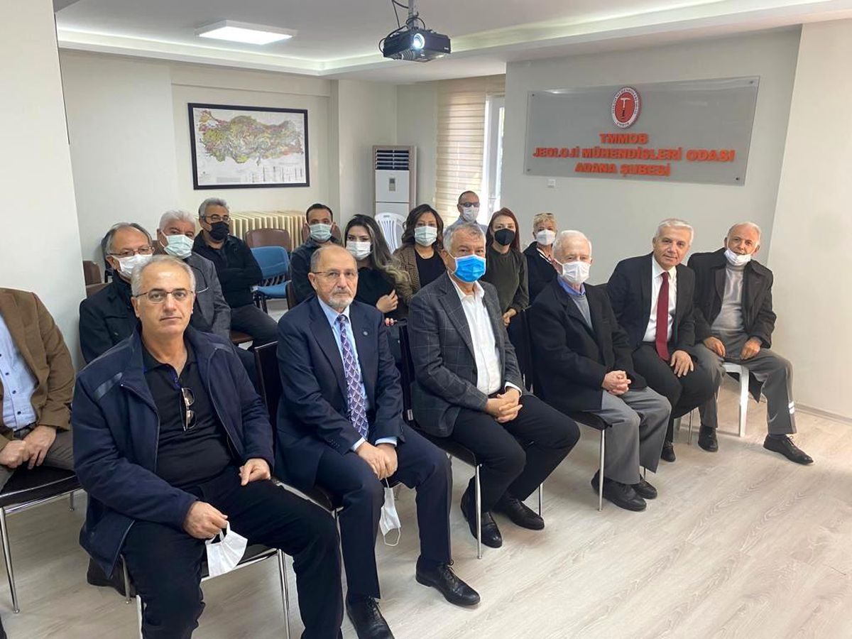 Karalar: "Yöneticiler karşısında bir direnç olmazsa demokrasiden uzaklaşabiliyor"