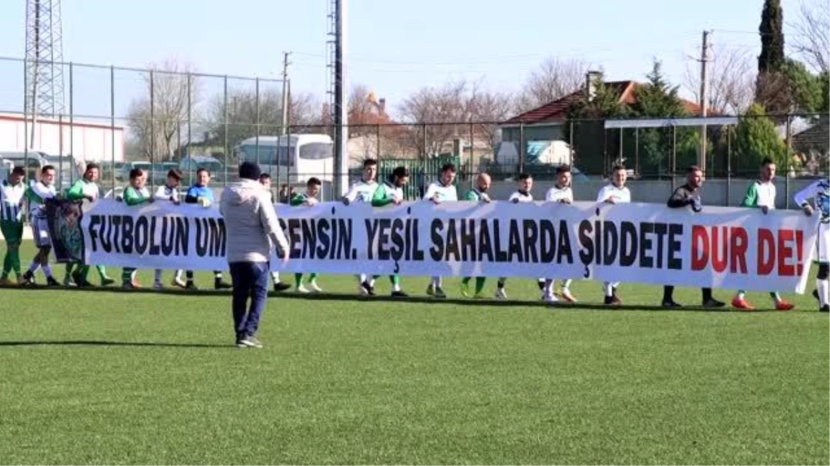 KIRKLARELİ - Kırklareli\'nde rakibinin tekme atarak yaraladığı amatör futbolcuya destek