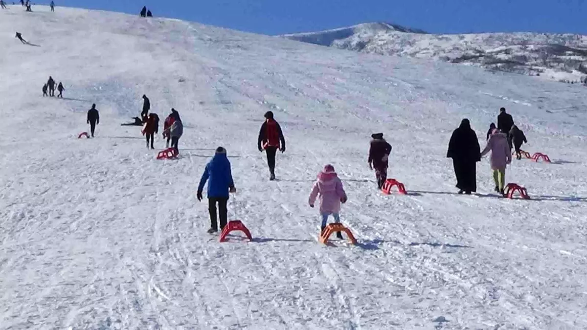 Muş kayak merkezi cıvıl cıvıl