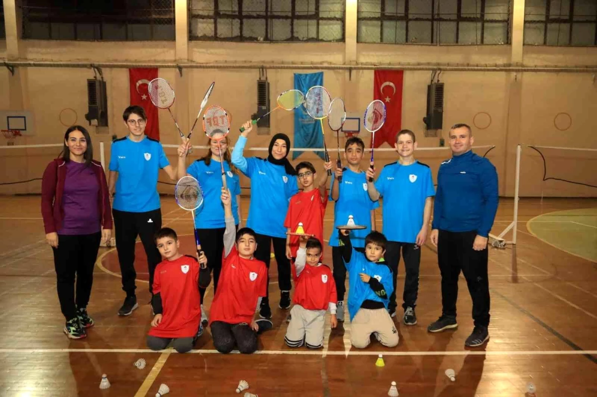 Pamukkale Belediye Spor Kulübü\'nün engelli badminton takımı faaliyete geçti