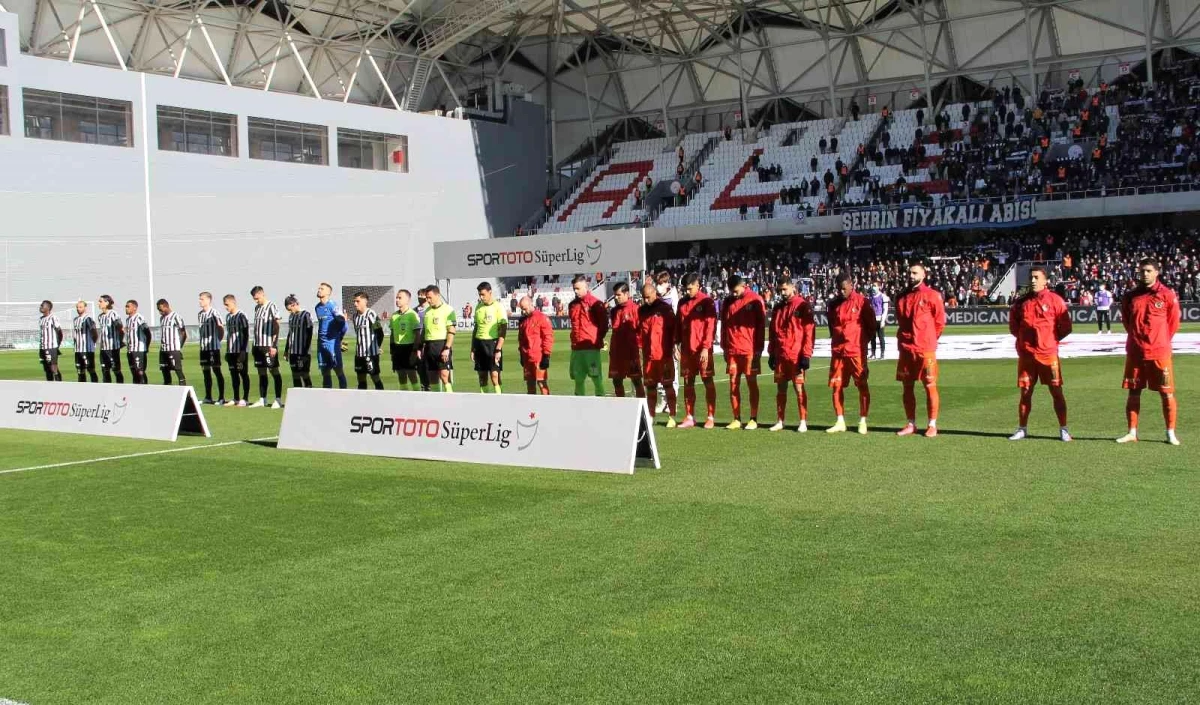 Spor Toto Süper Lig: Altay: 0 Alanyaspor: 1 (İlk yarı)