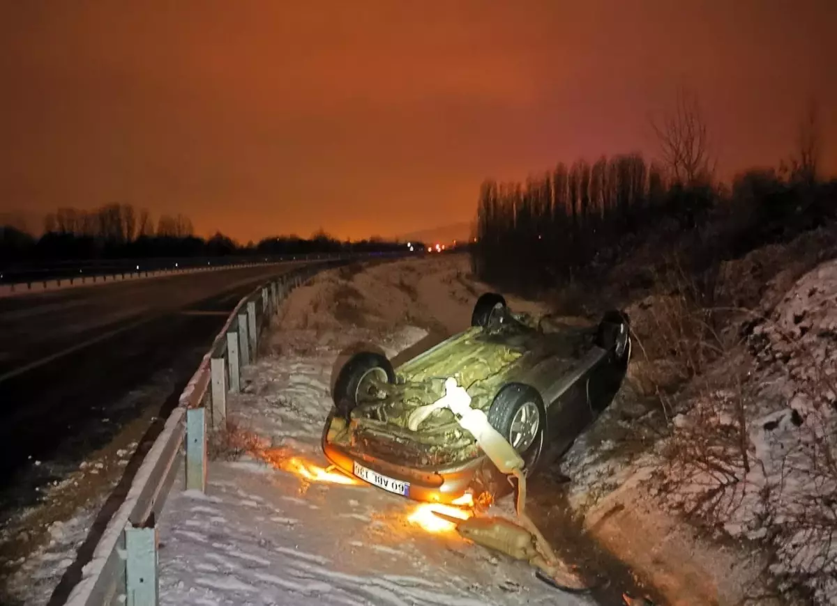 Tokat\'ta devrilen otomobildeki 4 kişi yaralandı