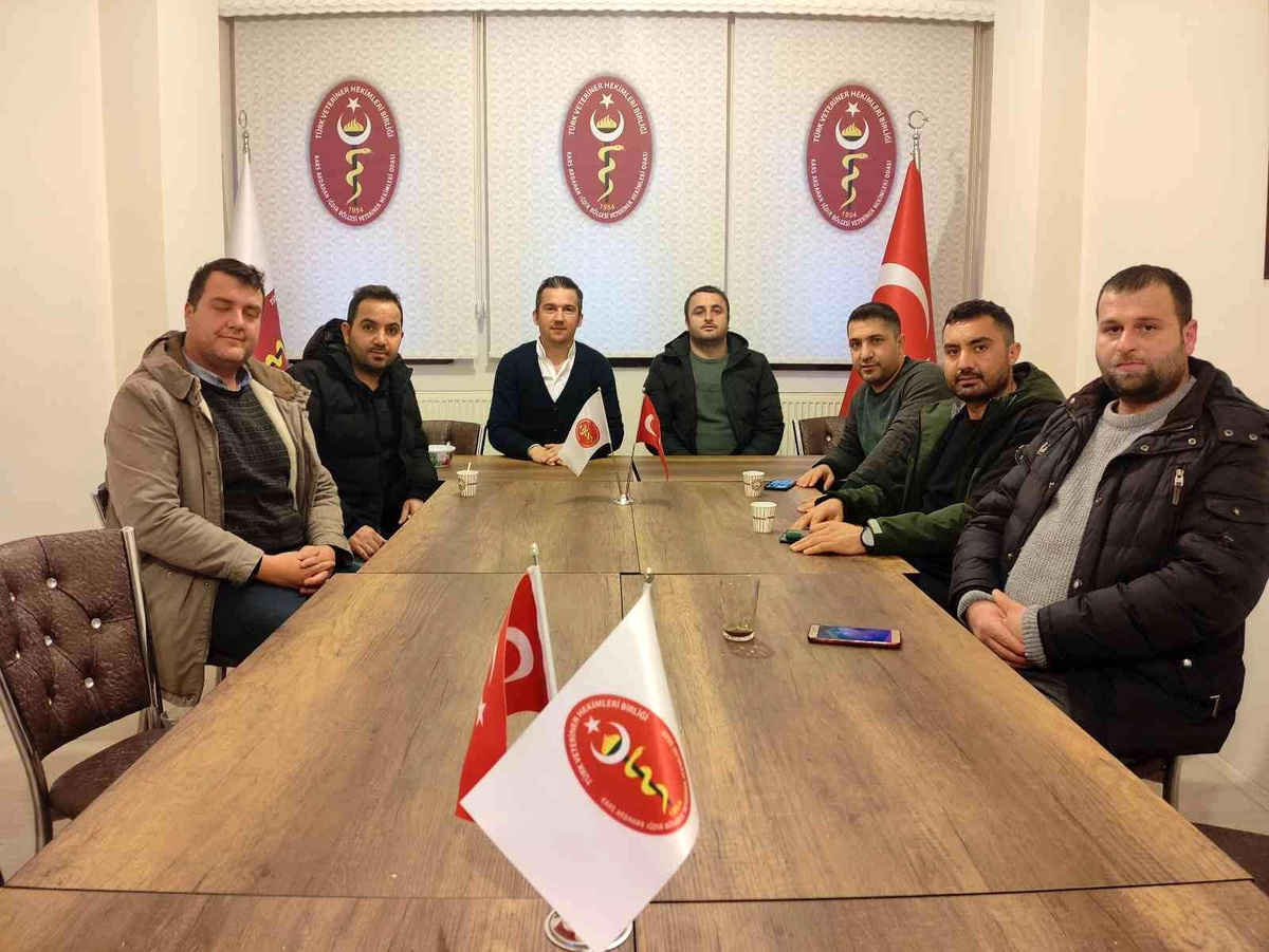 VHO yeni ofisinde meslektaşlarını ağırladı