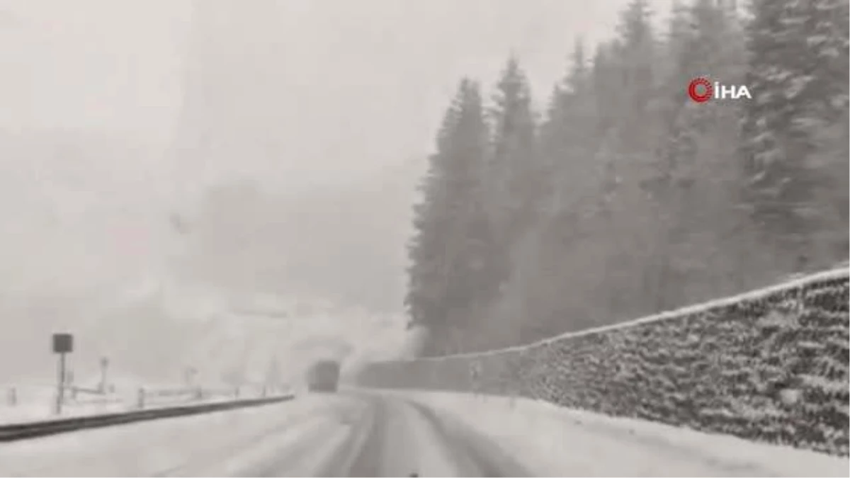 Zonguldak\'ta yoğun kar yağışı...Sürücüler zor anlar yaşadı