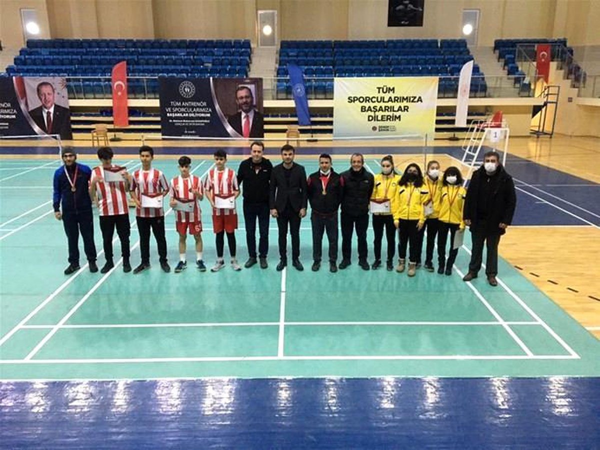 Bilecik\'teki Gençler Badminton Grup Müsabakaları sona erdi