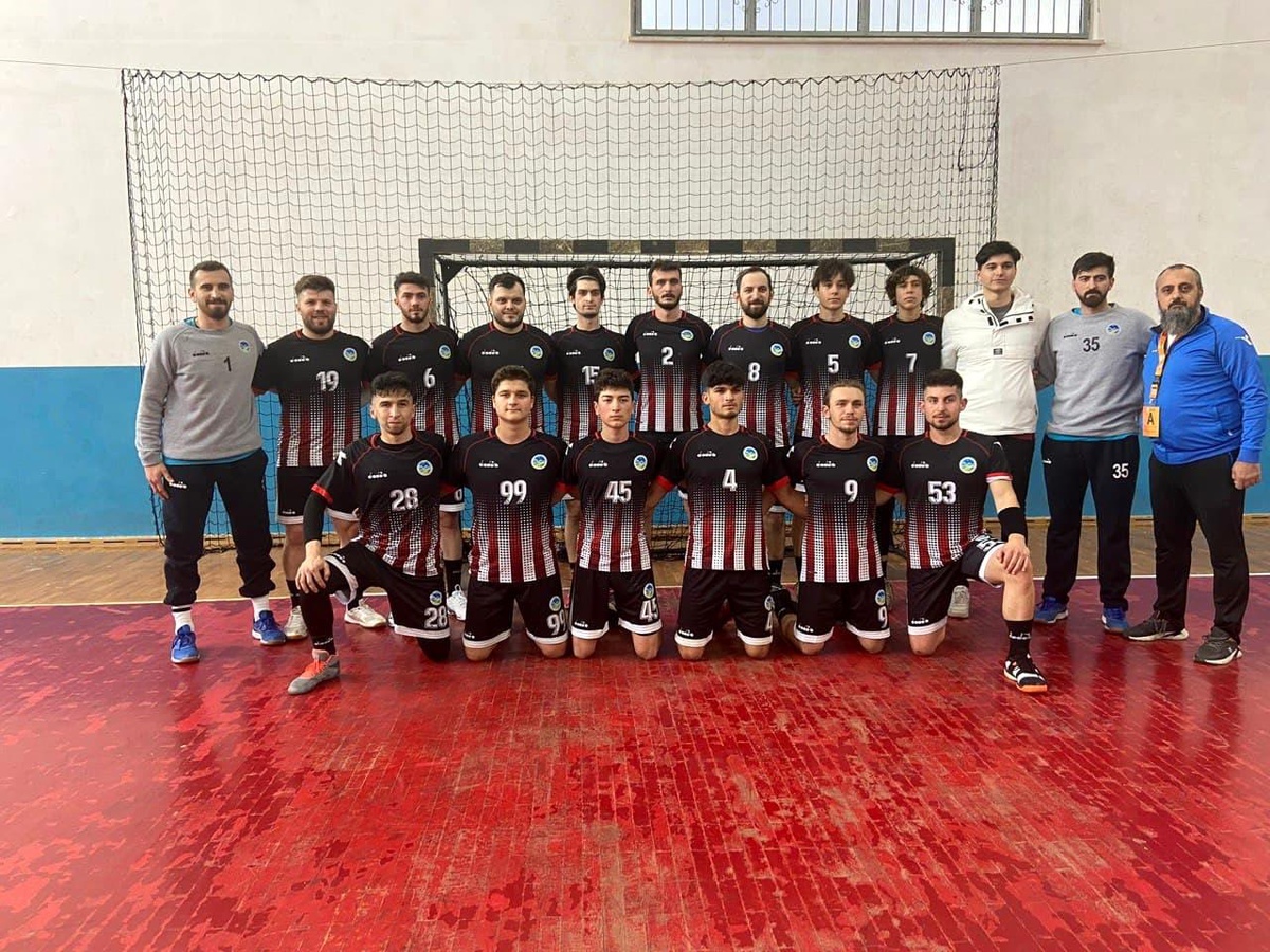 Büyükşehir Hentbol Takımı liderliğini koruyor