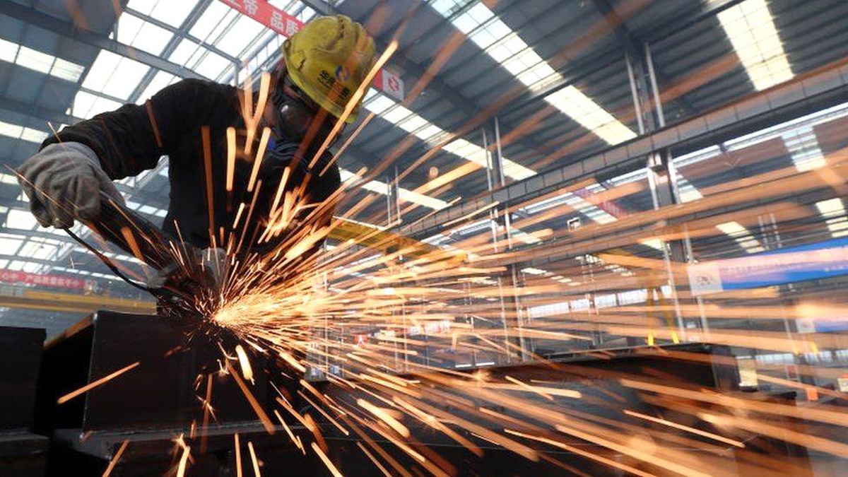 Çin Merkez Bankası yaklaşık 2 yıldır ilk kez kredi faizlerini düşürdü