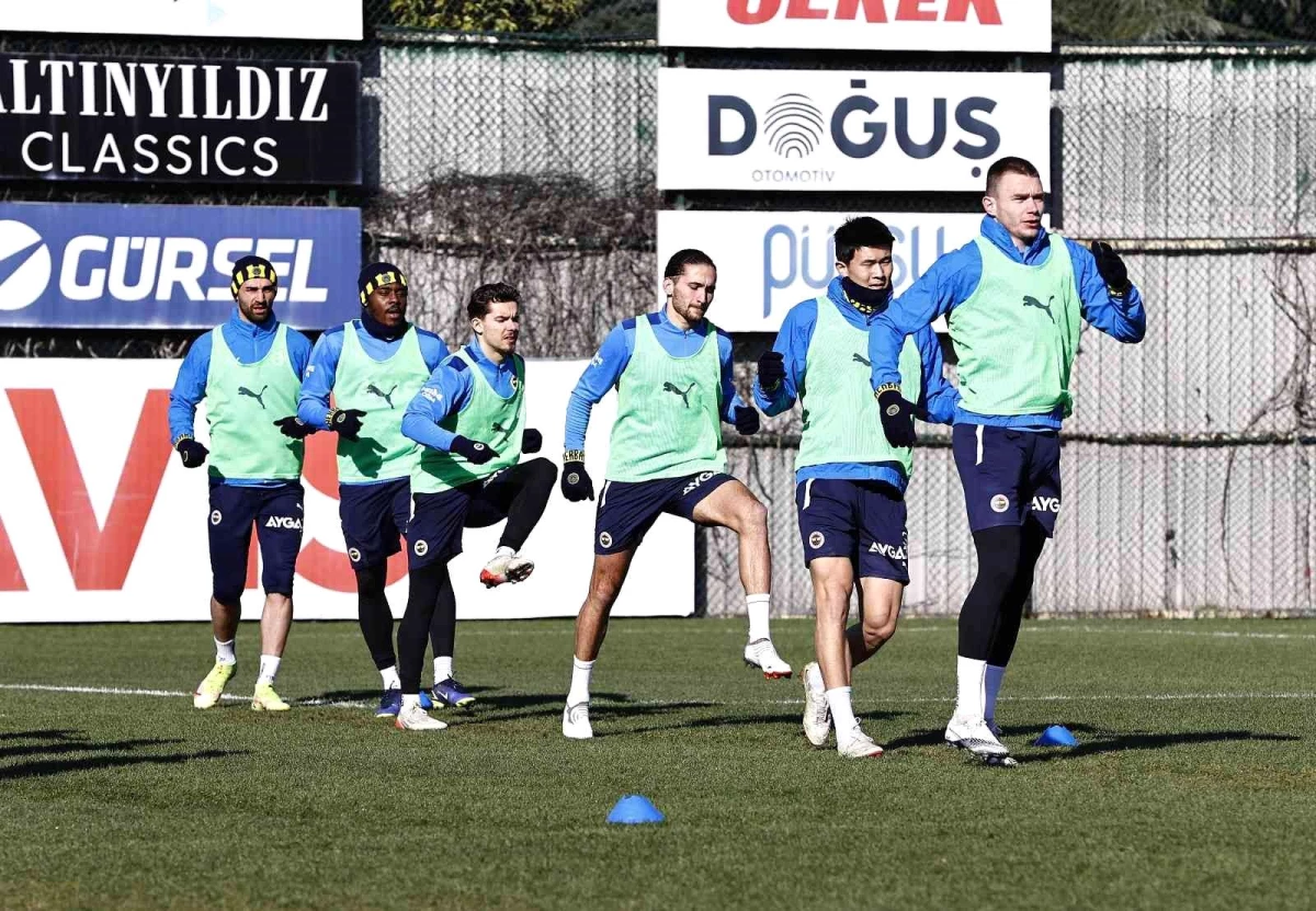 Fenerbahçe\'de Altay maçı hazırlıkları sürüyor
