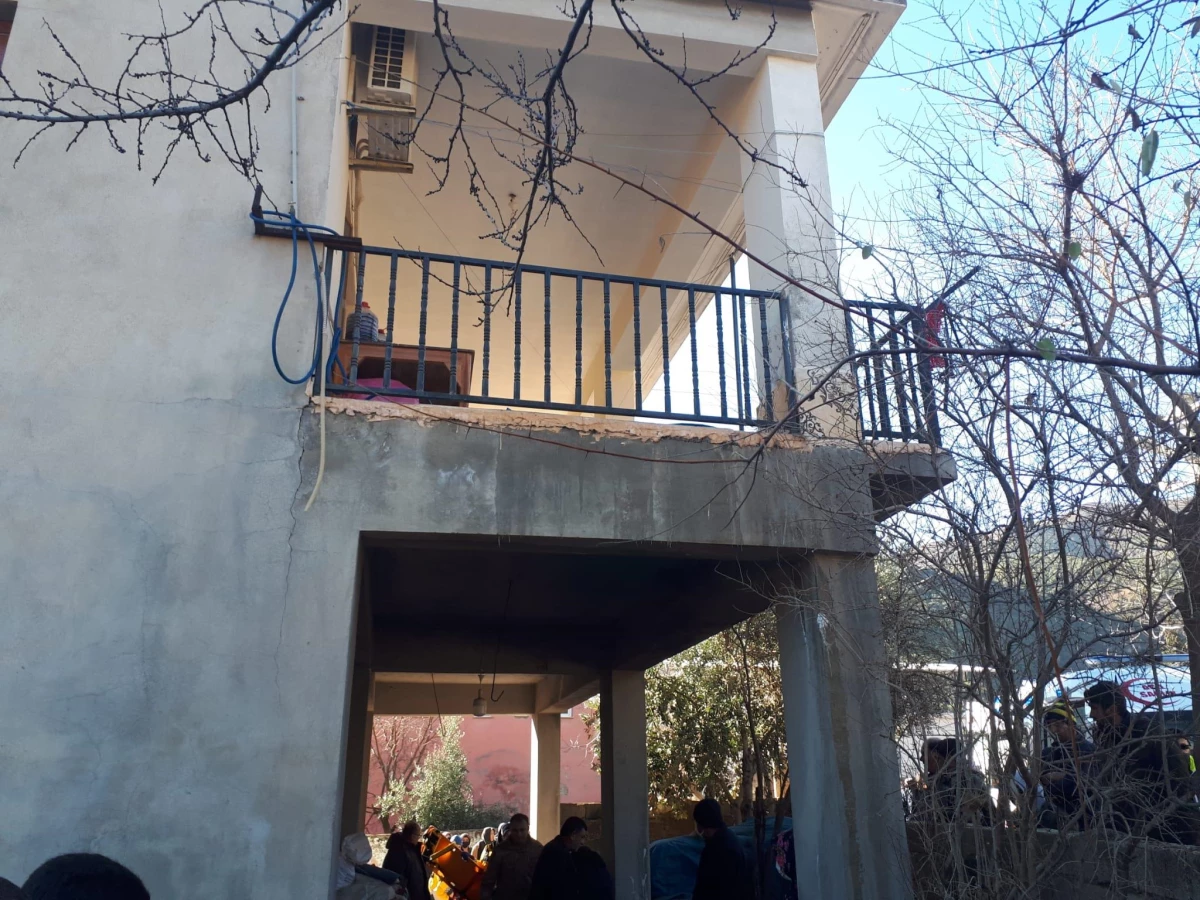 Son dakika haberleri... Gaziantep\'te balkondan düşen kadın hayatını kaybetti