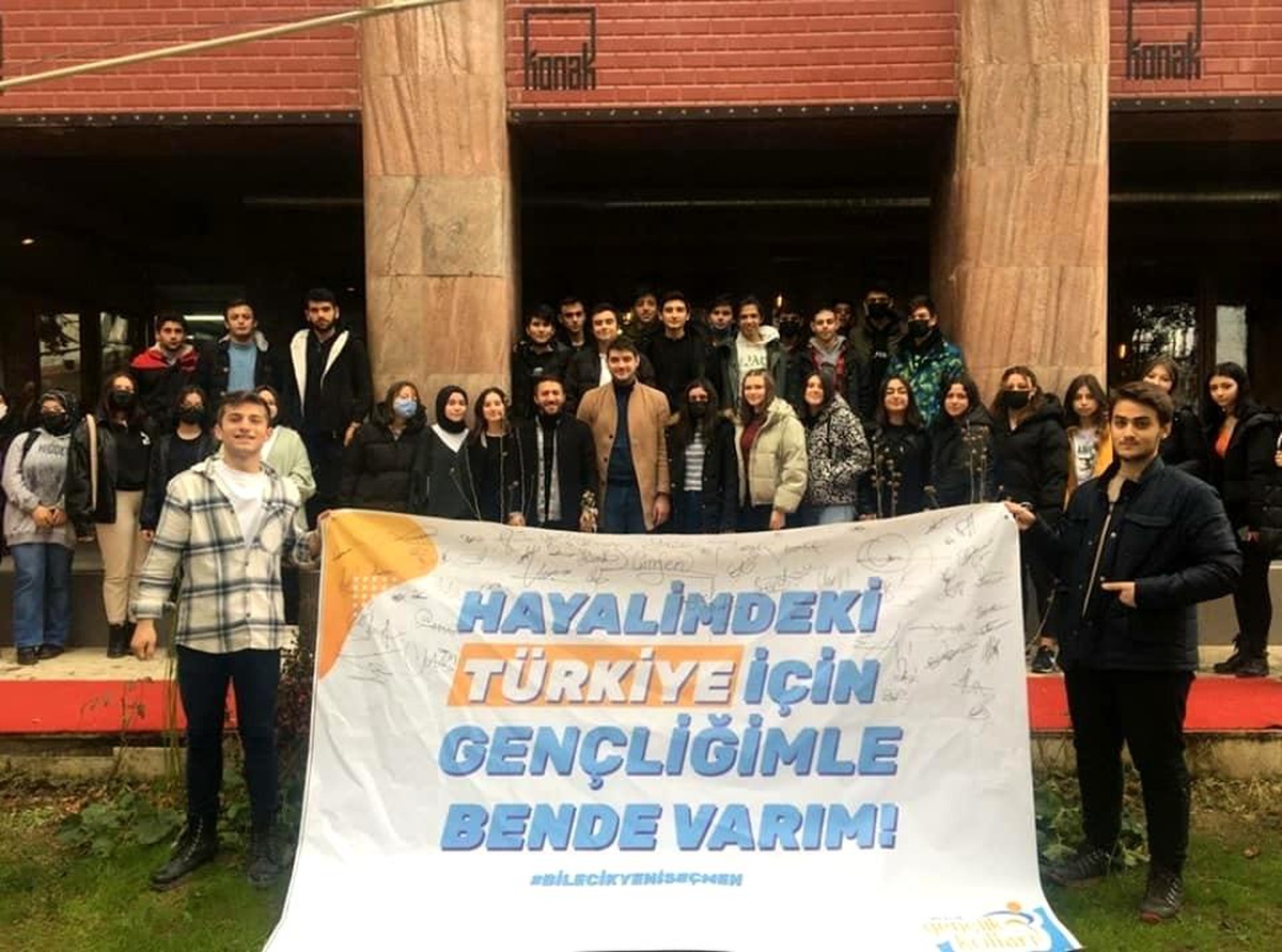 Gençlerden AK Parti\'ye büyük ilgi