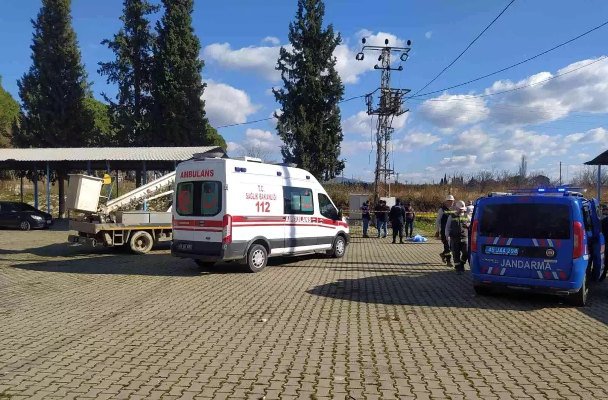 Son dakika haber! Manisa\'da bir kişi trafo yanında ölü olarak bulundu