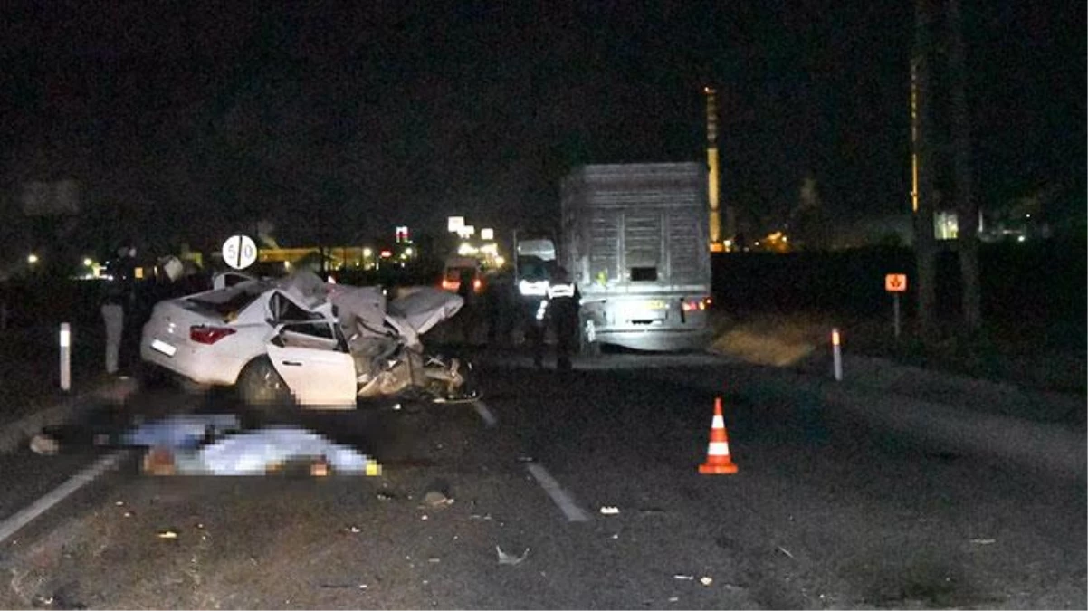 Otomobil, tıra arkadan çarptı: 2 kişi hayatını kaybetti, 1 yaralı var