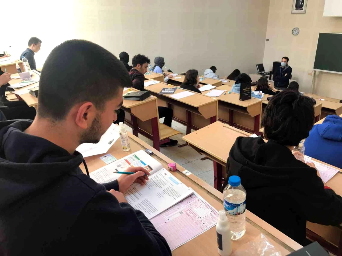 Son dakika yerel: Prof. Dr. Necmeddin Erbakan Fen Lisesi öğrencilerine ÖSYM standartlarında deneme sınavı