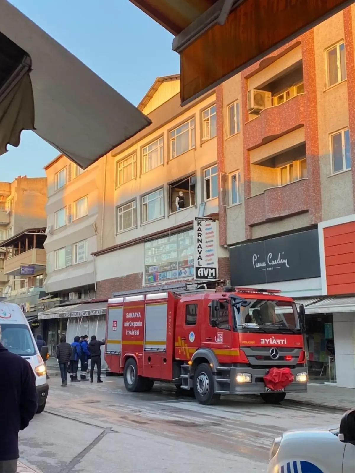 Son Dakika | Sakarya\'da çıkan yangında evde mahsur kalan kişi öldü