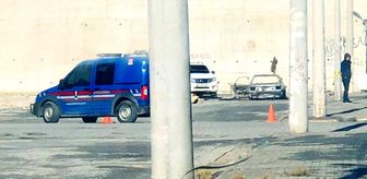 ŞANLIURFA - Yanan otomobilde erkek cesedi bulundu