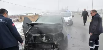 Karaman'da seyir halindeki otomobil alev topuna döndü