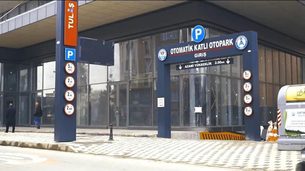 Trabzon\'da tam otomatik katlı otopark hizmete açıldı