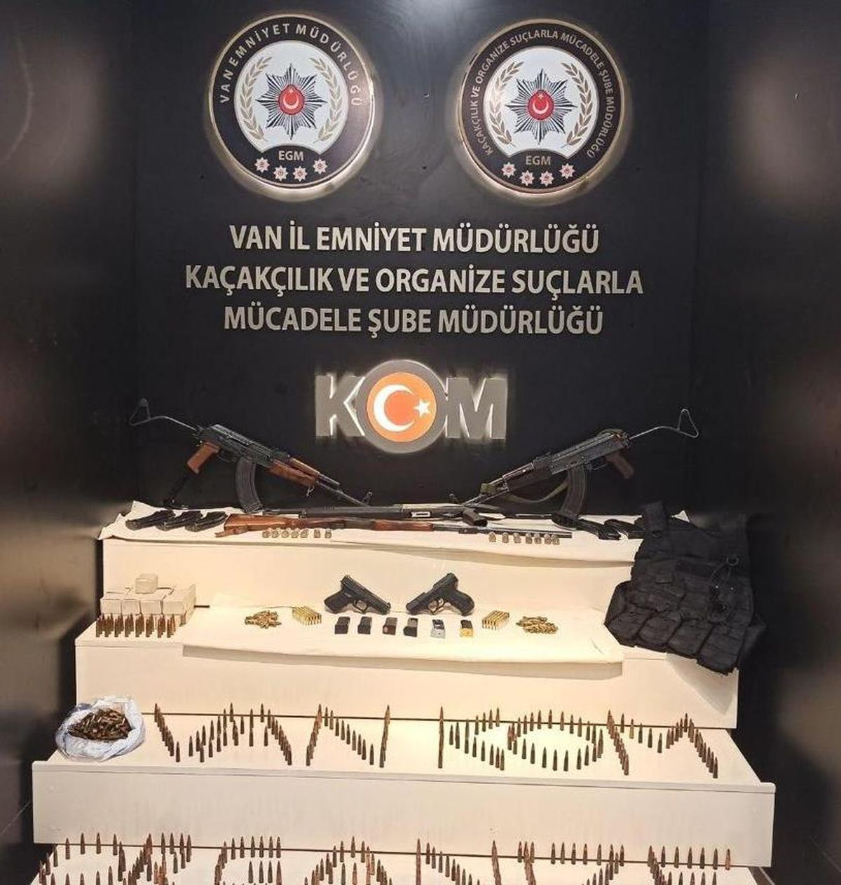 Son dakika haber... Van merkezli organize suç örgütü operasyonunda 18 şüpheli yakalandı