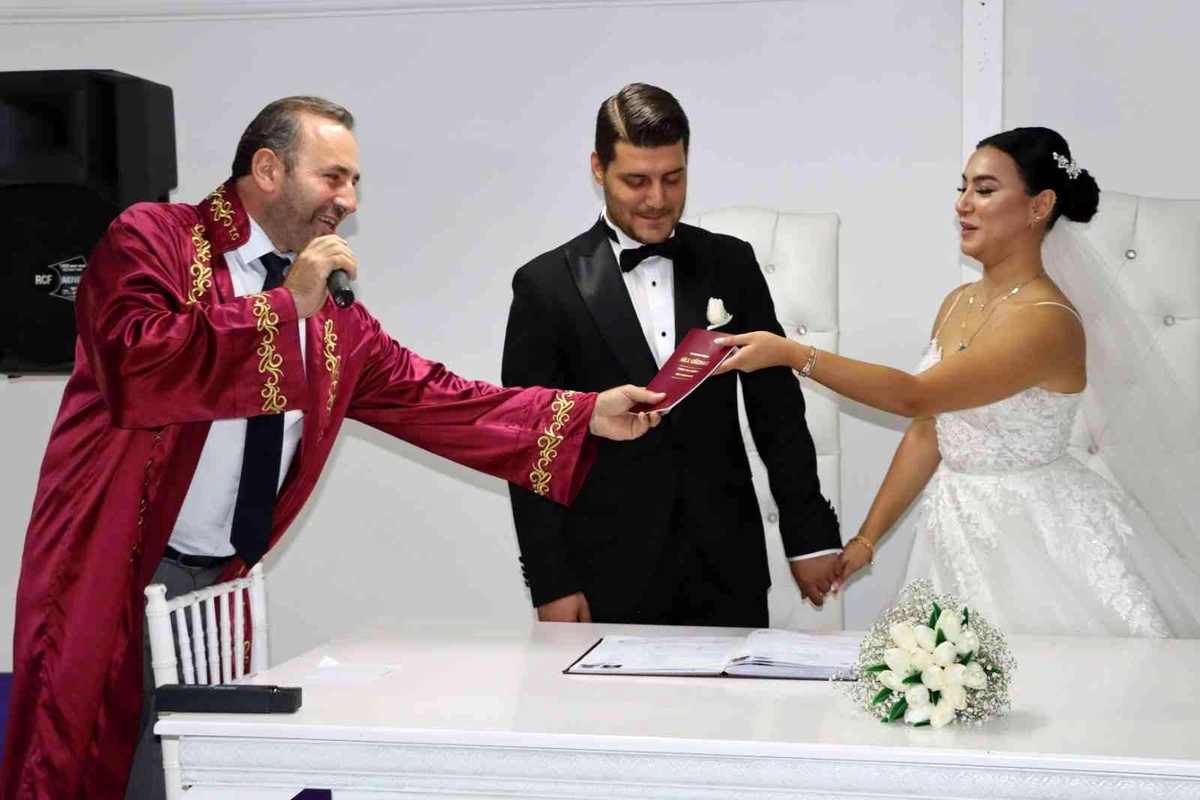 Yabancılar da nikah için Yalova\'yı tercih etti