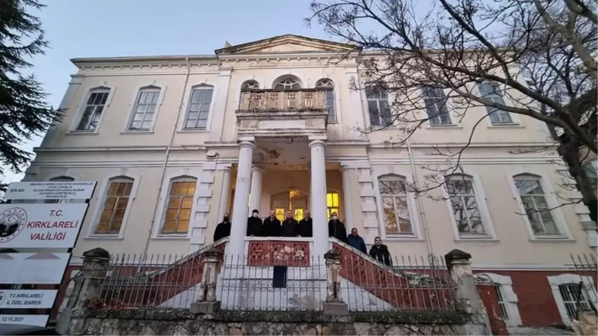 2. Abdülhamid\'in yaptırdığı tarihi okul binasında restorasyon devam ediyor