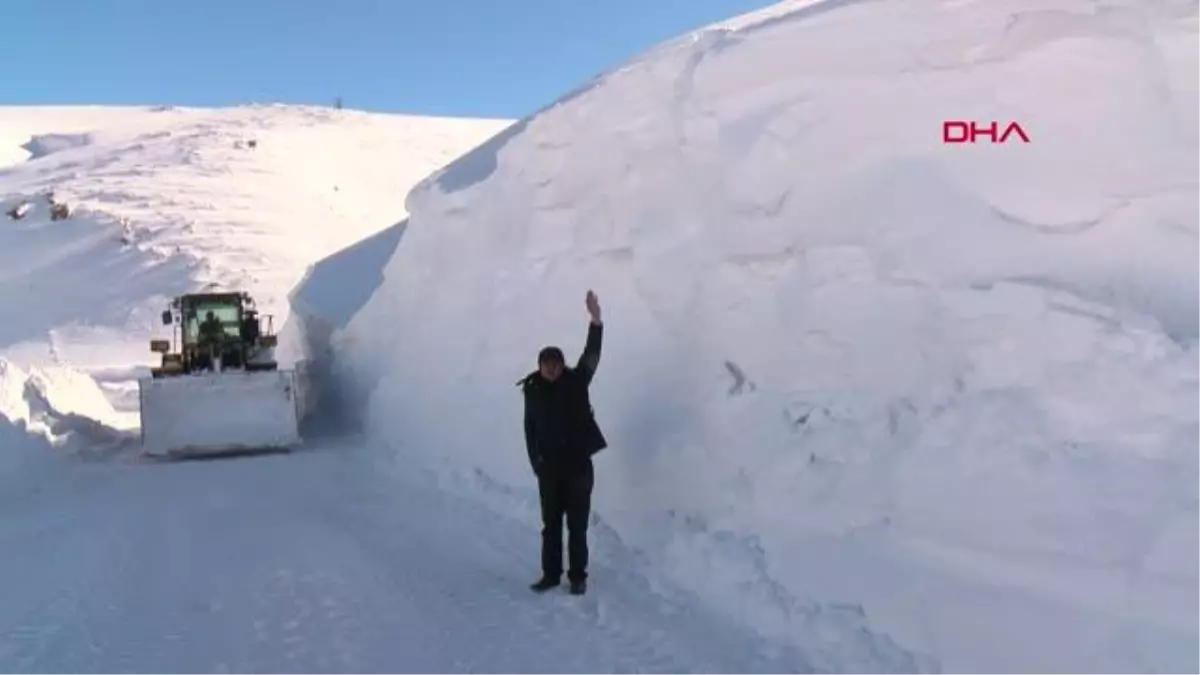 5 METRE KARDA, 1 KİLOMETRELİK YOLU 1,5 SAATTE AÇTILAR