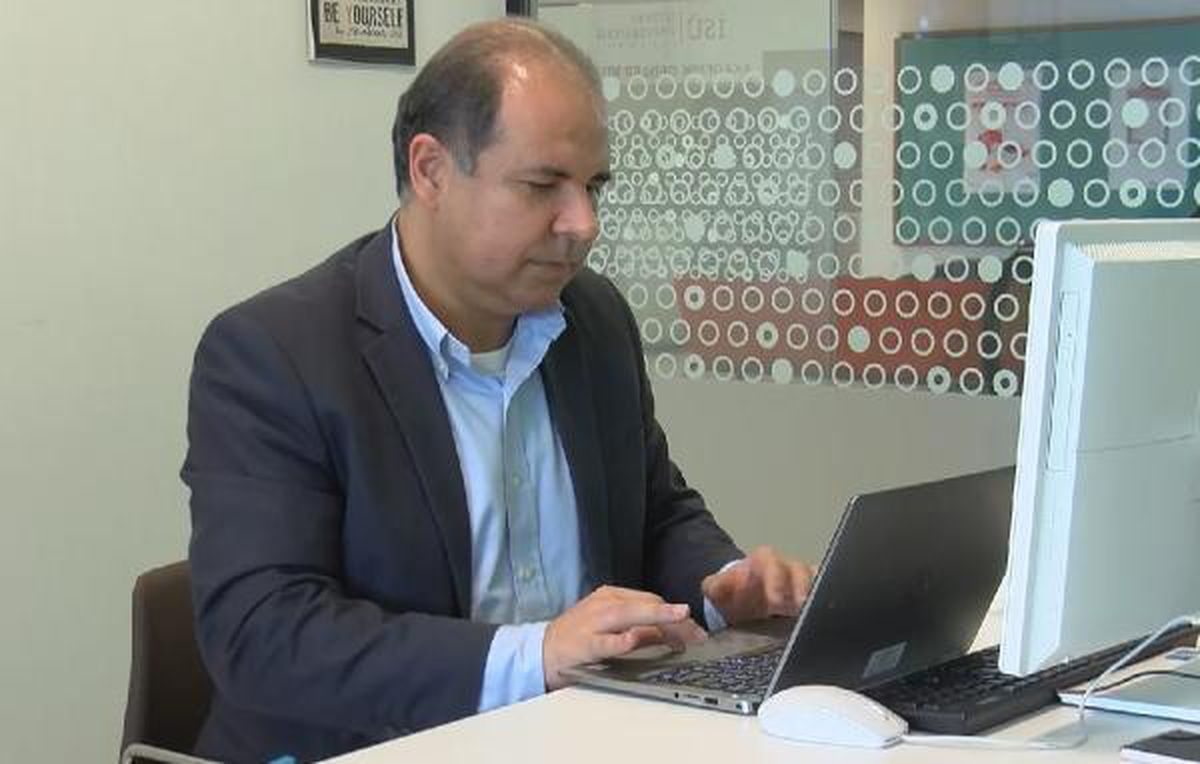 AMERİKA'DAKİ TÜRK UZMAN UYARDI OMİCRON'UN ETKİSİ HAFİF AMA GLOBAL YÜKÜ AĞIR