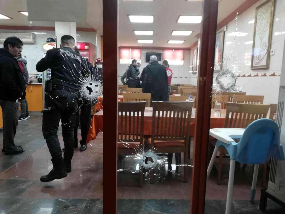 Bornova\'da restorana silahlı saldırı: 2 yaralı
