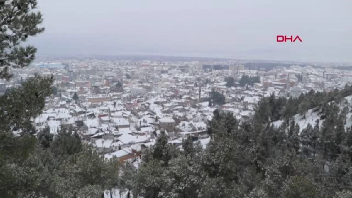 BURDUR\'DA KENT BEYAZ ÖRTÜYLE KAPLANDI