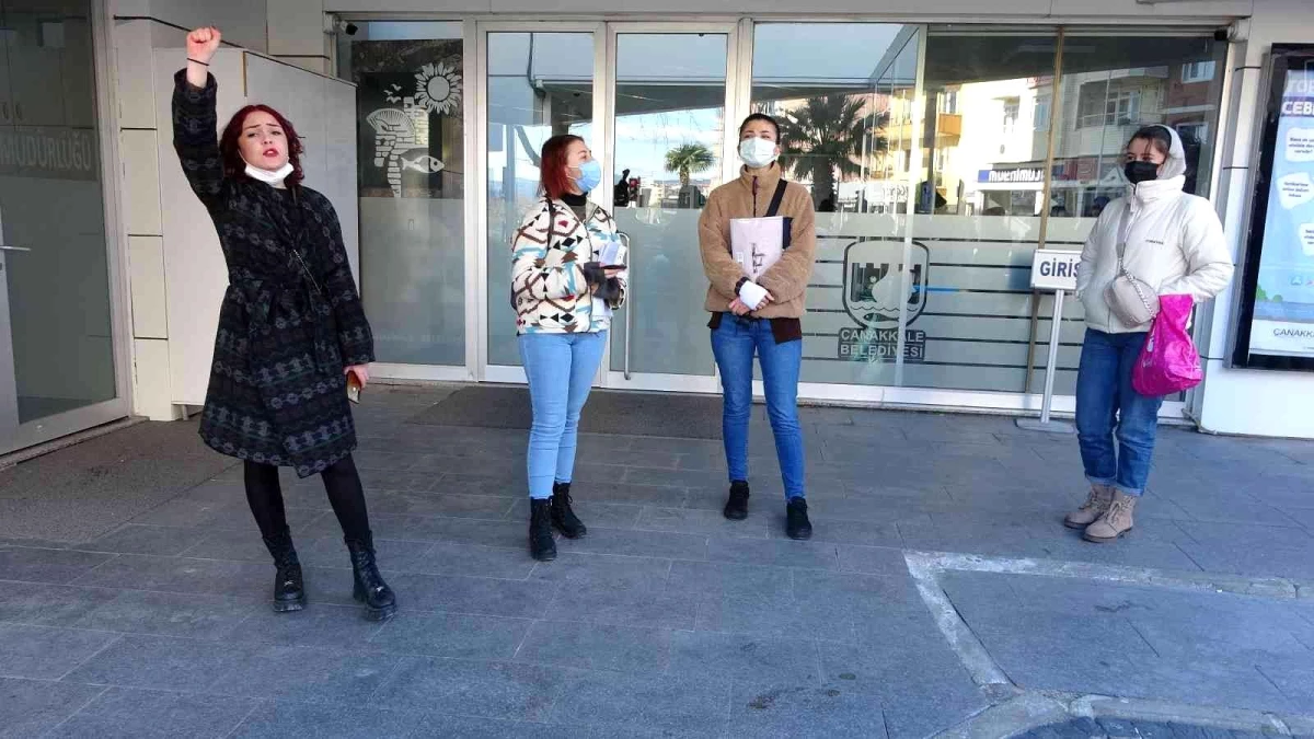 CHP\'li belediyenin ulaşım zammını öğrenciler protesto etti