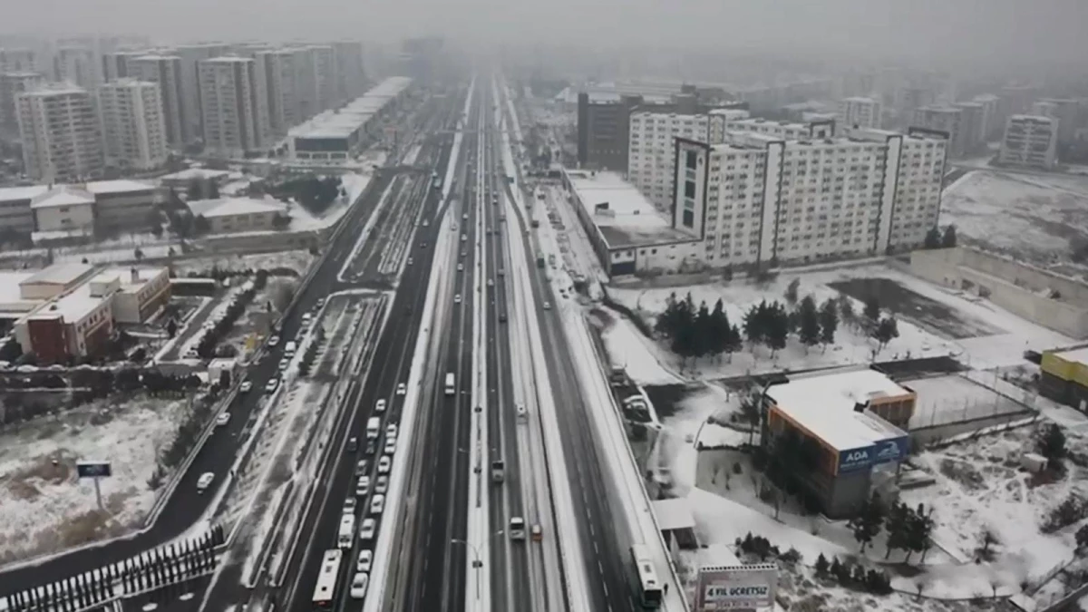 Diyarbakır\'da kar yağışı trafik kazalarına neden oldu