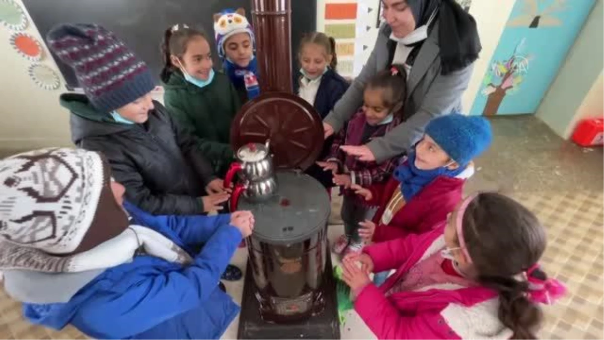 Emine öğretmen, dağ köyündeki okulu sıcak yuvaya dönüştürdü (1)