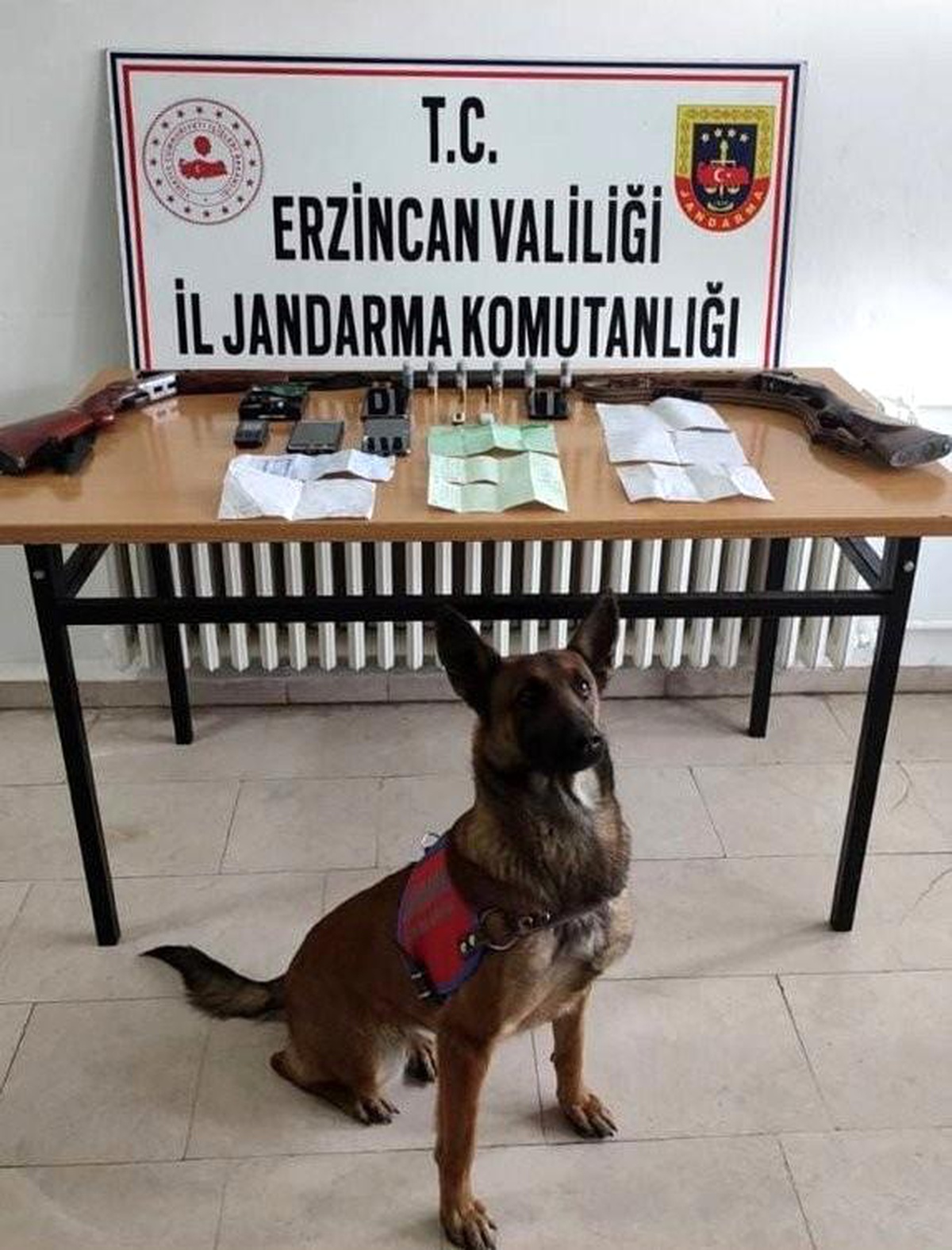 Son dakika haberi! Erzincan\'da tefecilik operasyonu: 2 kişi tutuklandı