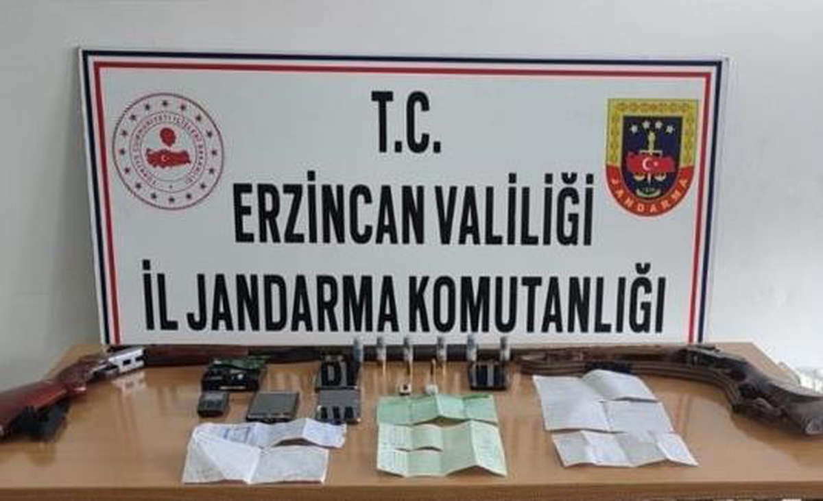 Erzincan\'da tefecilik yaptıkları iddiasıyla yakalanan 4 kişiden 2\'si tutuklandı