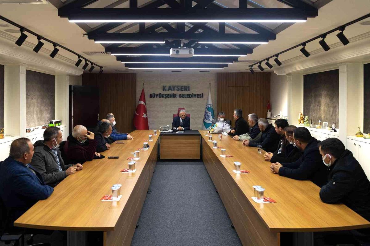 Felahiyeli muhtarlardan Başkan Büyükkılıç\'a teşekkür ziyareti