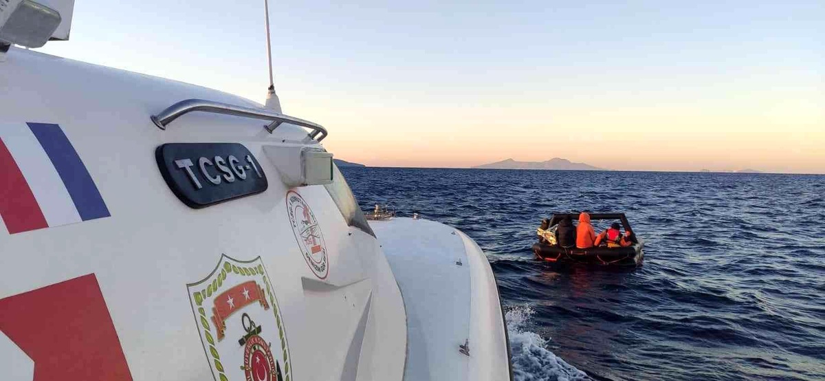 Göçmenleri denizin ortasına bıraktılar