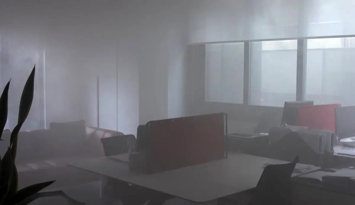 İş merkezindeki buzdolabında çıkan yangın korkuttu