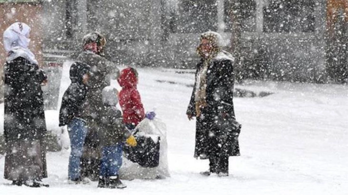 Türkiye kara teslim! Okulların tatil olduğu il sayısı 52\'ye yükseldi