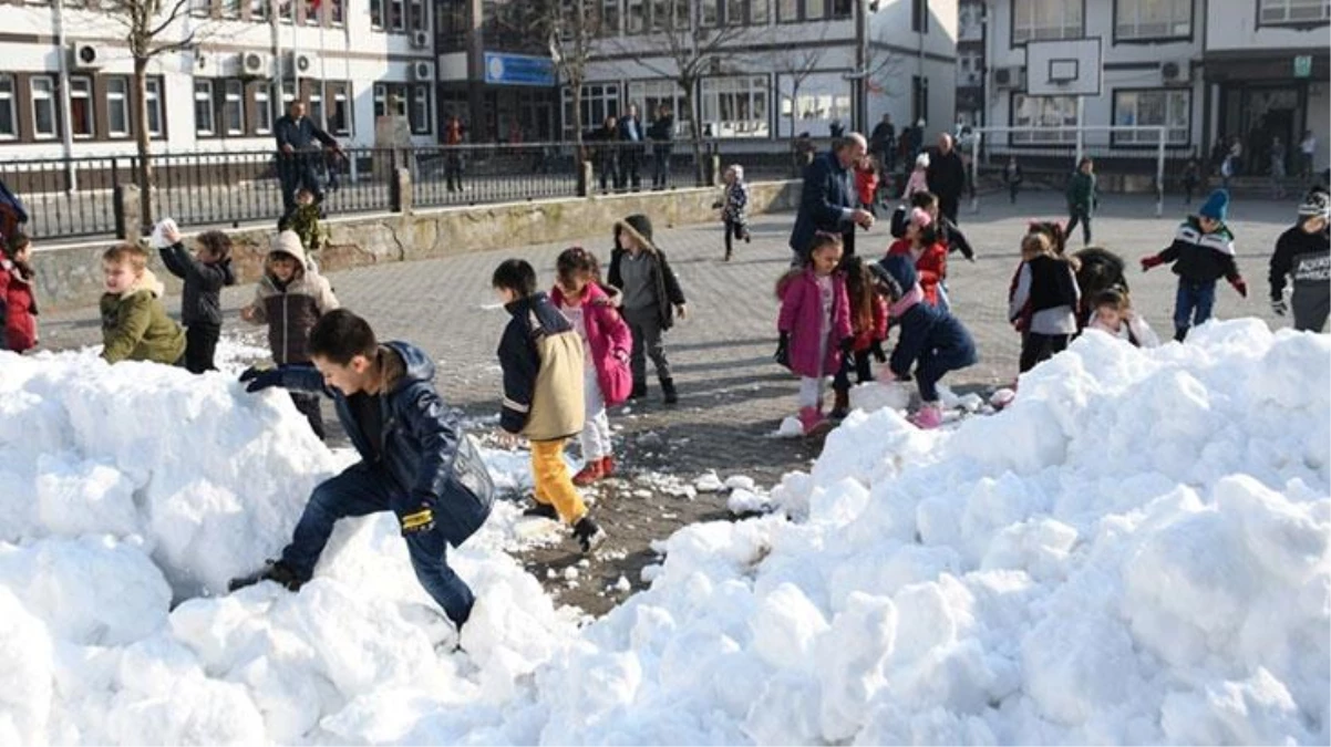 Kar Türkiye genelinde etkisini artırdı, 8 ilimizde okullar tatil edildi