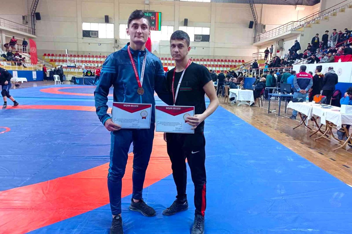 Karamanlı güreşçiler Türkiye finallerinde