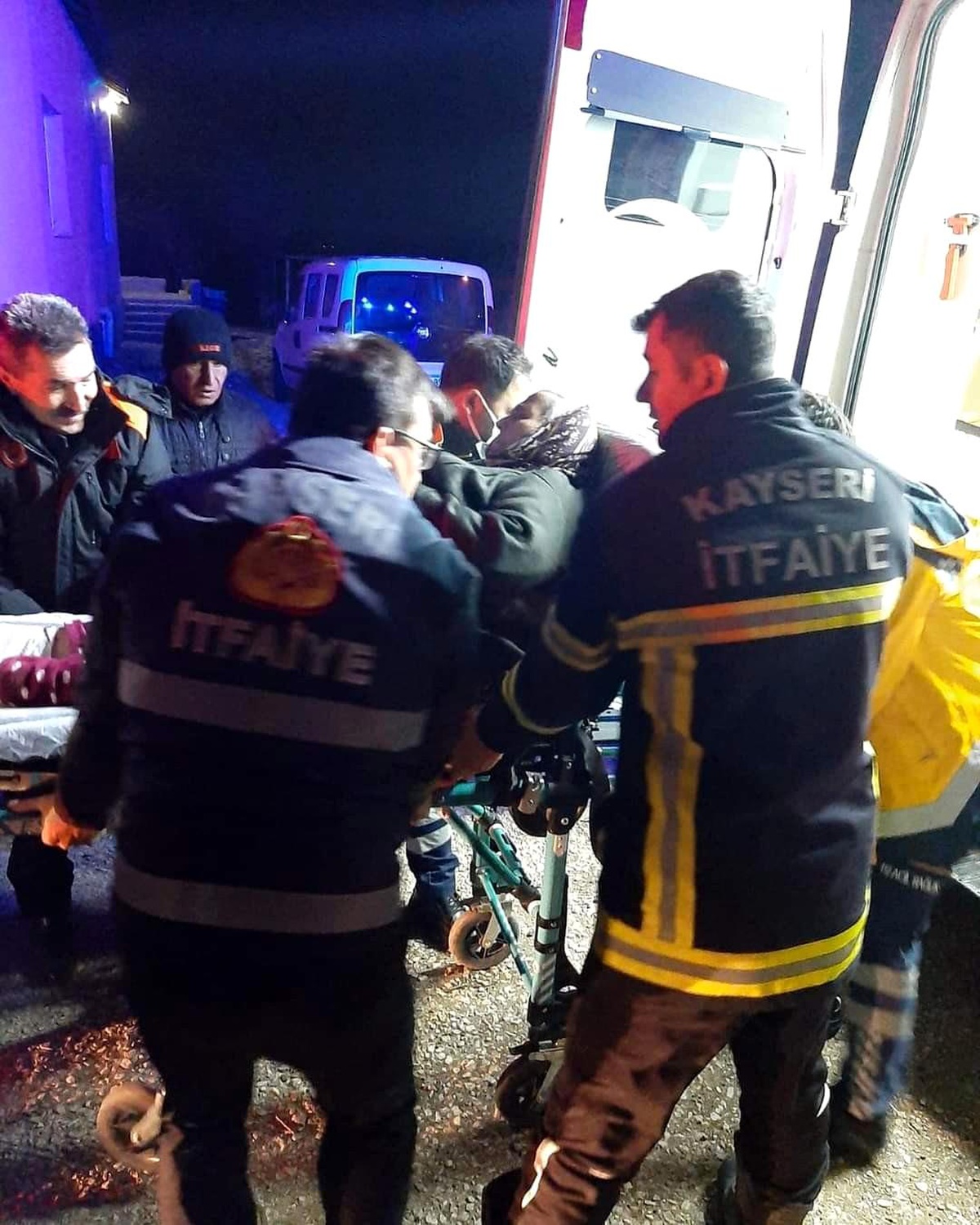Kayseri\'deki depremin ardından 8 kişi hastaneye başvurdu
